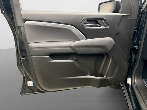 Used 2024 Chevrolet Colorado Z71 w/ Safety Package AWD/4WD image 9
