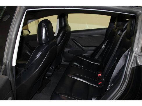 Used 2018 Tesla Model 3 Long Range image 12