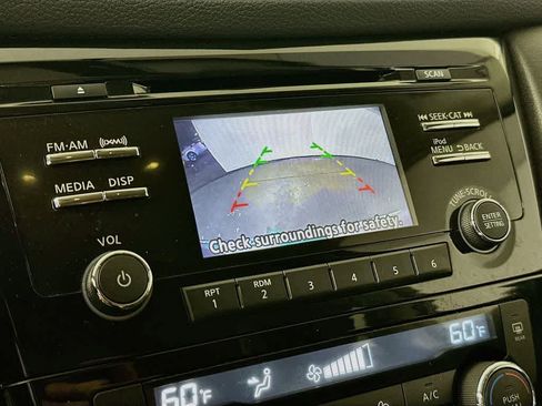 Used 2017 Nissan Rogue SV FWD image 28