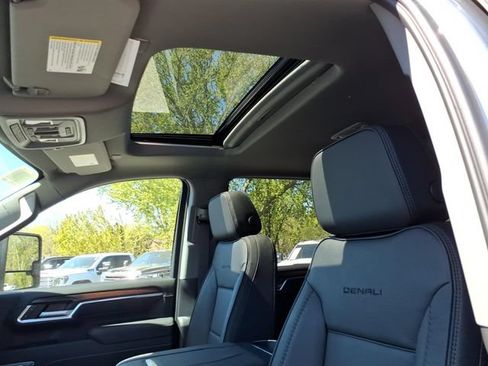 New 2026 GMC Sierra 3500 Denali w/ Denali Reserve Package AWD/4WD image 21