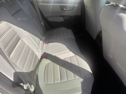Used 2017 Honda CR-V LX image 9