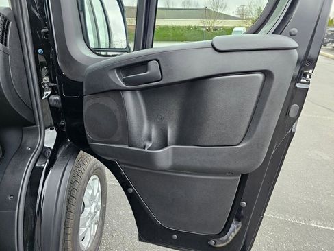 New 2025 RAM ProMaster 1500 w/ Quick Order Package 22G SLT image 13