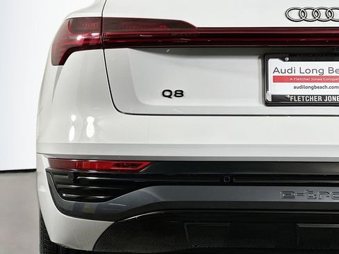 Used 2024 Audi Q8 e-tron Premium image 17