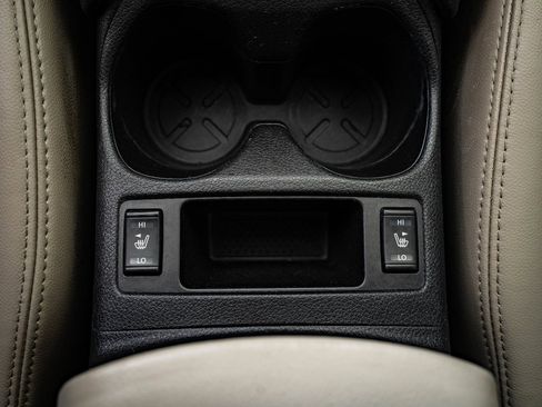 Used 2016 Nissan Rogue SV w/ SV Premium Package image 31