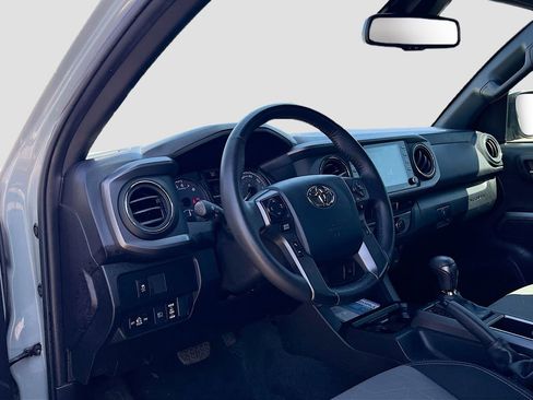Used 2023 Toyota Tacoma TRD Off-Road AWD/4WD image 9