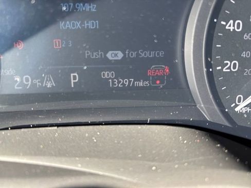 Used 2025 Toyota Sienna XLE image 16