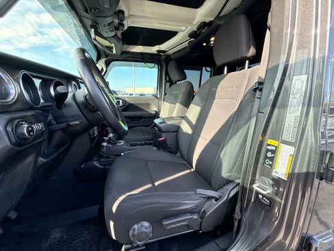 Used 2021 Jeep Gladiator Overland w/ Dual Top Group image 13