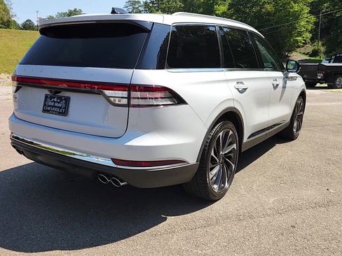 Used 2025 Lincoln Aviator Reserve w/ Luxury Package RWD image 16