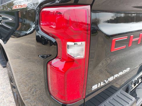 Used 2024 Chevrolet Silverado 1500 LT Trail Boss w/ Convenience Package II image 33