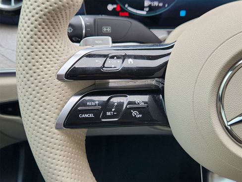 Used 2021 Mercedes-Benz E 450 Cabriolet image 28