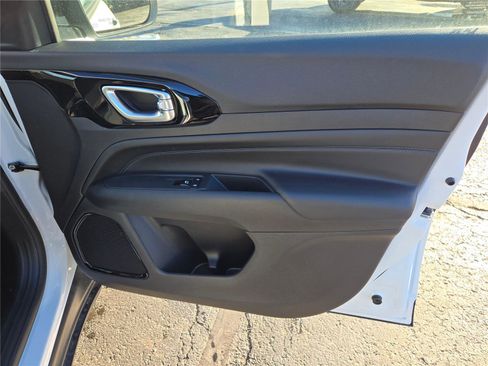 New 2026 Jeep Compass Latitude image 4