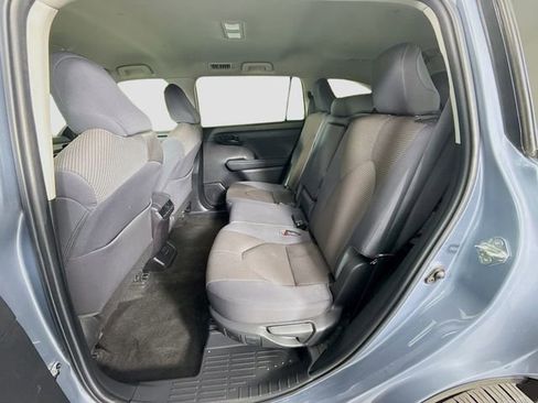 Used 2023 Toyota Highlander LE FWD image 22