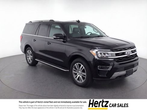 Used 2025 Jeep Wrangler Sahara image 1