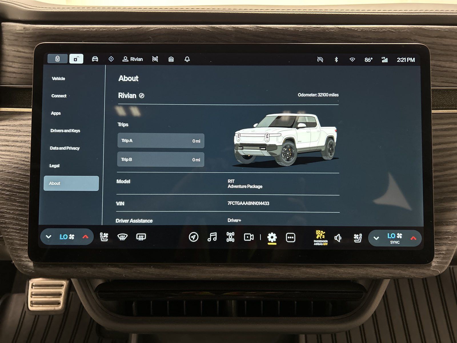 Used 2022 Rivian R1T Adventure AWD/4WD image 27