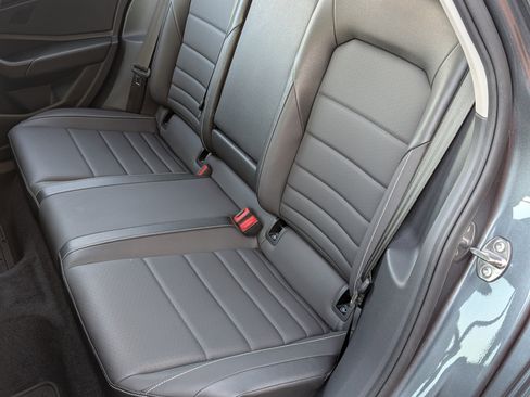 Used 2024 Volkswagen Jetta SE w/ Panoramic Sunroof Package image 18