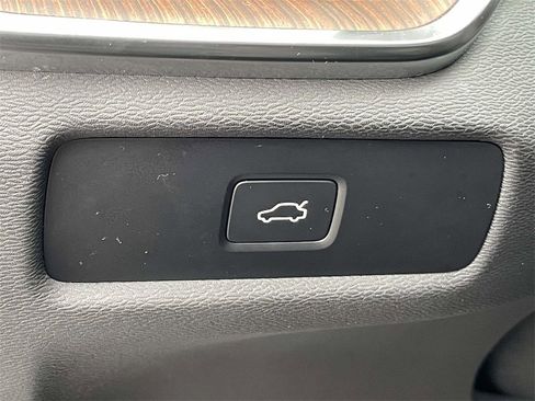 Used 2024 Volvo S60 B5 Plus image 28