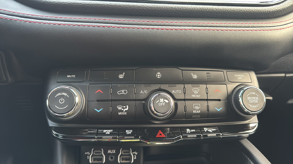 Used 2025 Dodge Durango R/T w/ Blacktop Package AWD/4WD image 17