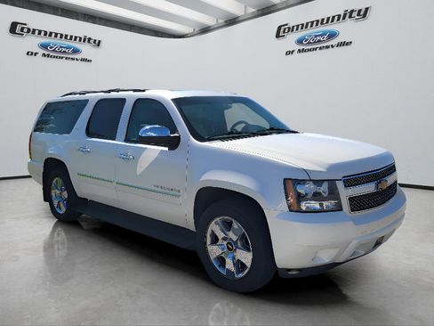 Used 2014 Chevrolet Suburban LTZ AWD/4WD image 3