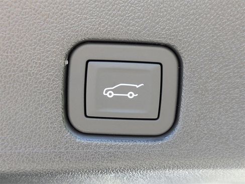 New 2026 Chevrolet Traverse LT w/ Enhanced Driving Package image 13