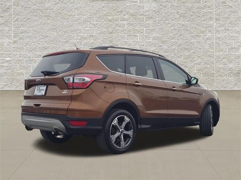 Used 2017 Ford Escape SE w/ Equipment Group 201A image 7