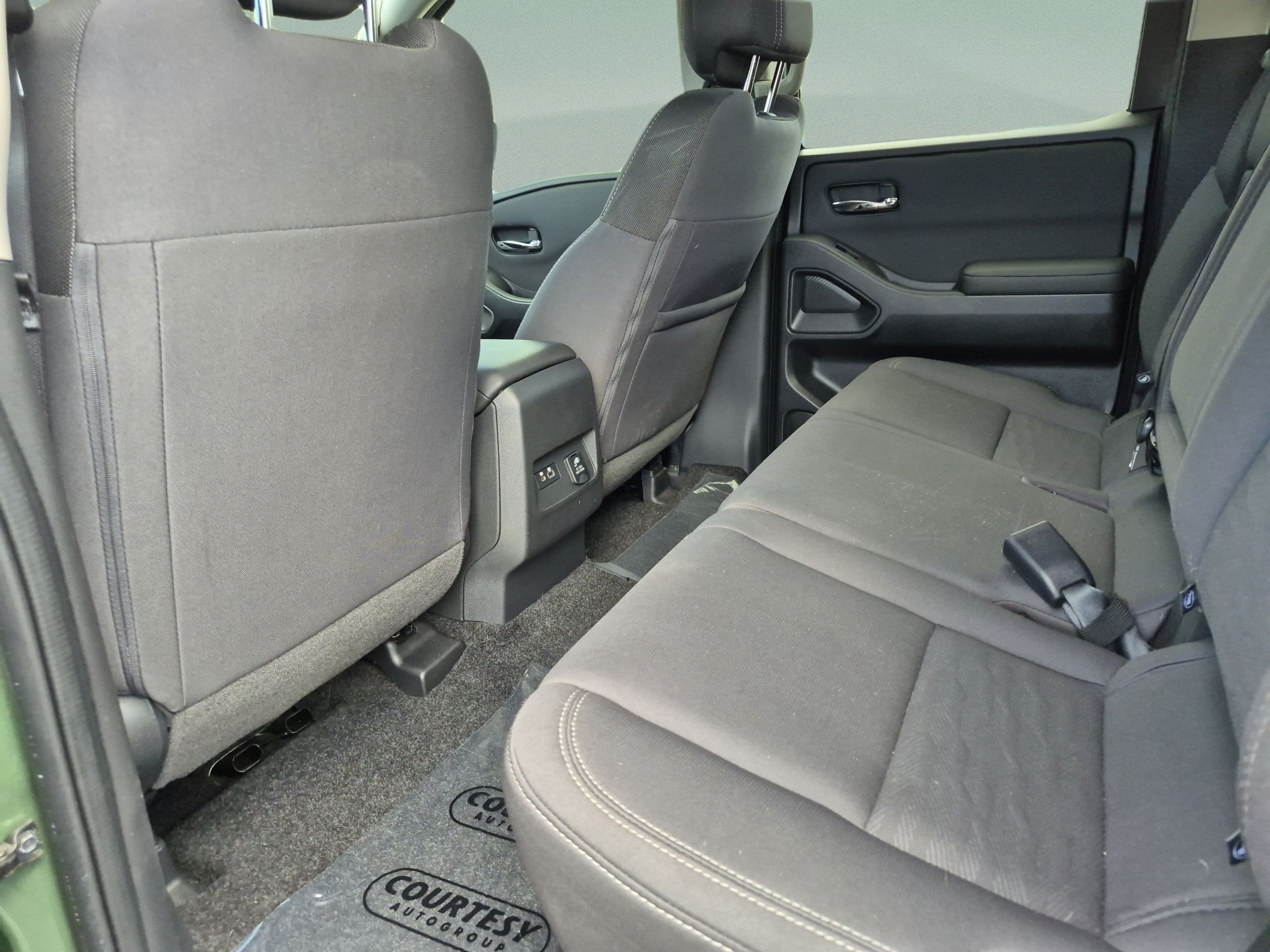 Certified 2024 Nissan Frontier SV w/ SV Convenience Package RWD image 17