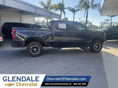 Used 2024 Chevrolet Silverado 1500 ZR2 image 9