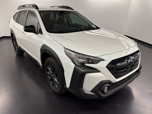 Used 2025 Subaru Outback Onyx Edition w/ Popular Package #2 AWD/4WD image 7