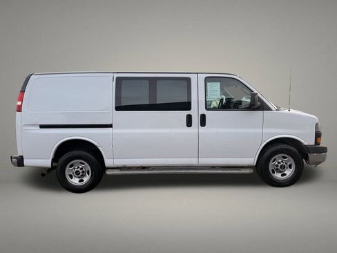 Used 2019 GMC Savana 2500 w/ Driver Convenience Package image 6