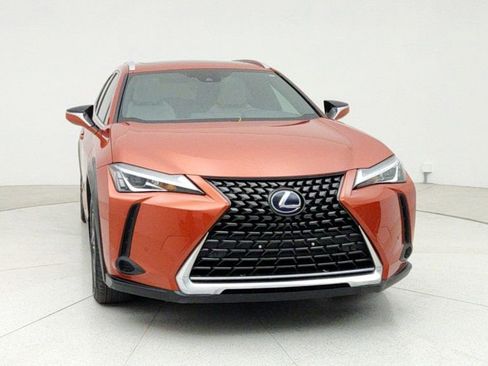Used 2019 Lexus UX 250h w/ Premium Package image 2