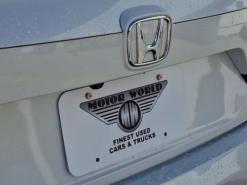 Used 2018 Honda Accord EX image 30