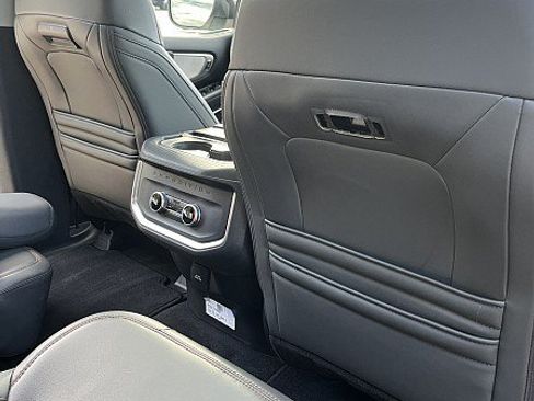 Used 2025 Ford Expedition Active AWD/4WD image 20