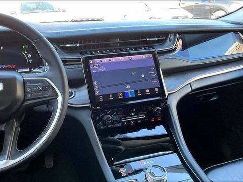 Used 2023 Jeep Grand Cherokee 4WD 4xe image 5