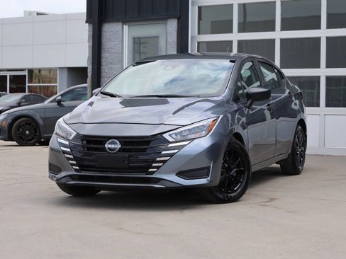 Used 2025 Nissan Versa S w/ Trunk Package FWD image 3