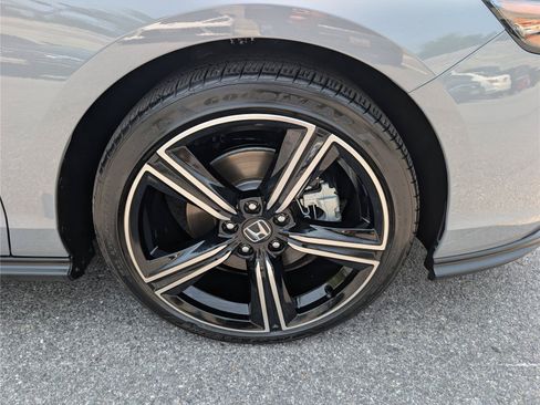 Used 2025 Honda Accord Sport image 9