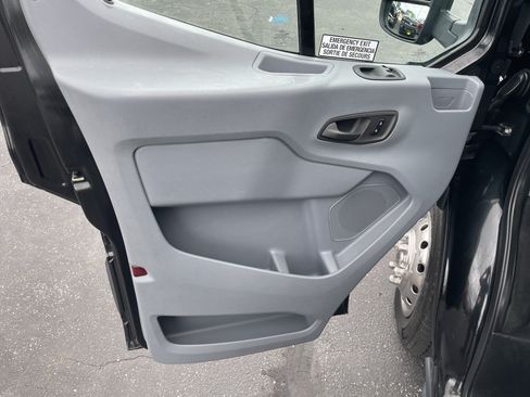 Used 2015 Ford Transit 350 XLT RWD image 18