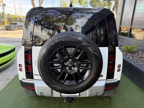 Used 2021 Land Rover Defender 110 SE AWD/4WD image 5