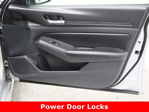 Used 2024 Nissan Altima 2.5 SV image 34