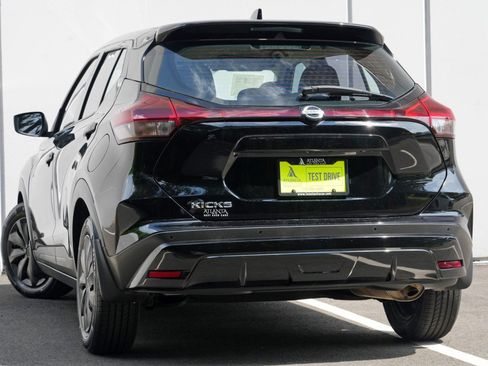 Used 2021 Nissan Kicks S FWD image 5