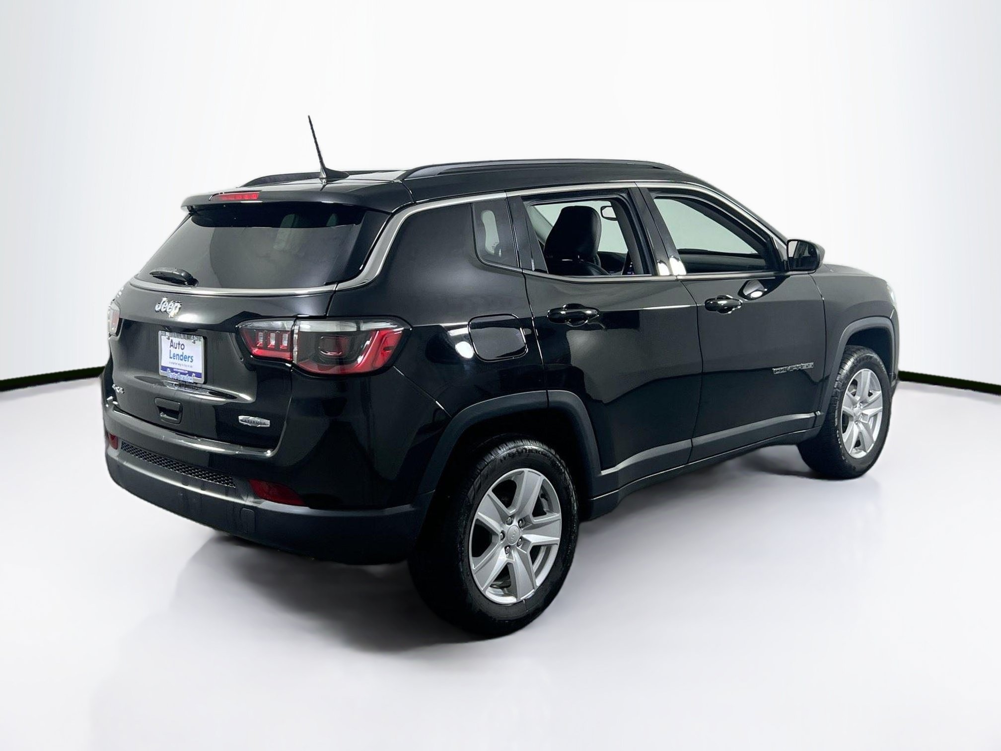 Used 2022 Jeep Compass Latitude w/ Convenience Group AWD/4WD image 5