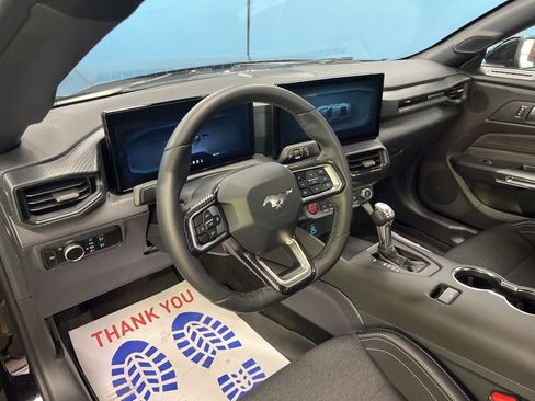 Used 2025 Ford Mustang Coupe image 19