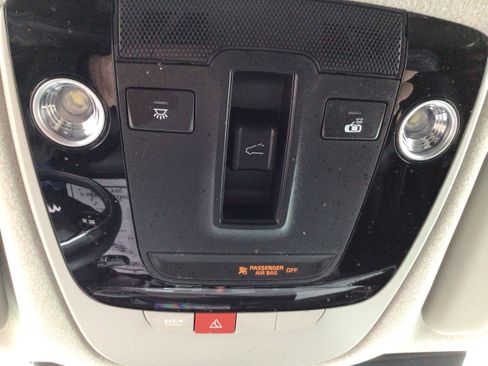 Used 2023 Kia Niro SX Touring image 24