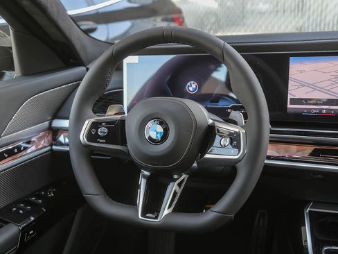 New 2026 BMW 740i w/ Premium Package image 12