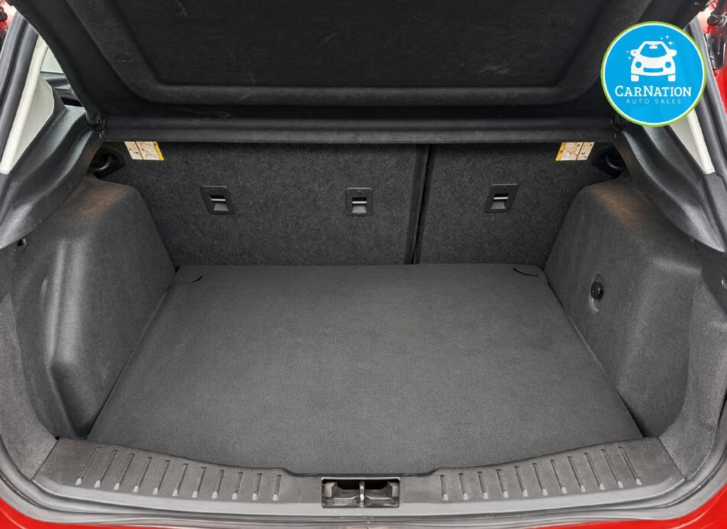 Used 2016 Ford Focus SE w/ SE Power Seat Package FWD image 8