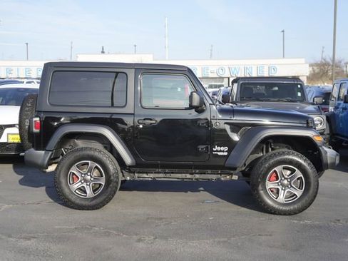Used 2019 Jeep Wrangler Sport S image 5