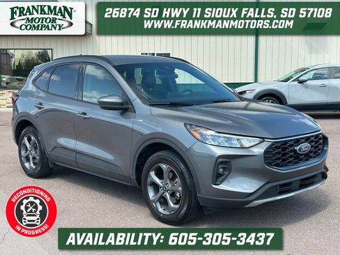 Used 2025 Ford Escape ST-Line Select AWD/4WD image 1