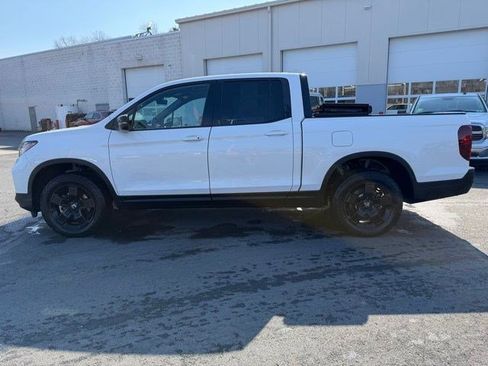 Used 2025 Honda Ridgeline Black Edition image 2