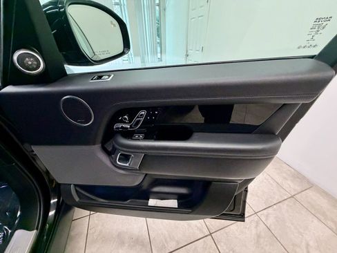 Used 2020 Land Rover Range Rover HSE image 20