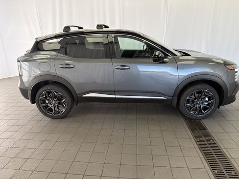 New 2026 Nissan Kicks SR image 4