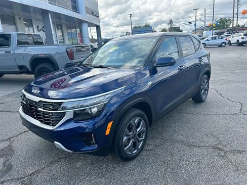 Certified 2025 Kia Seltos LX AWD/4WD image 11