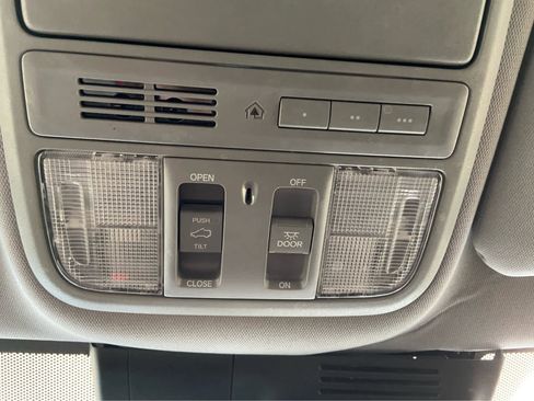 Used 2020 Honda CR-V Touring image 37